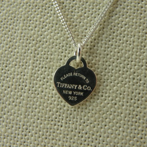 New Return to Tiffany & Co 925 Silver Mini Heart Tag Pendant 18" Chain Necklace - Picture 3 of 10